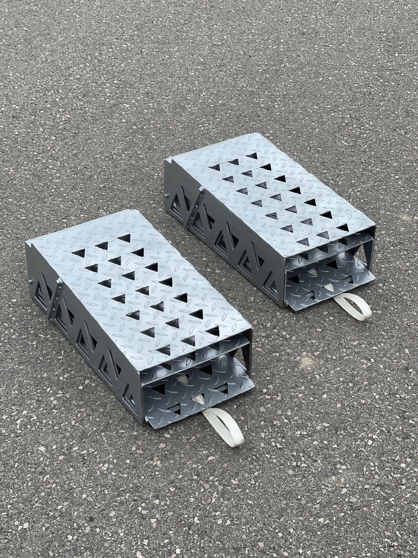 Heavy-Duty Folding Ramps Set – 1.7m  (2-Pack)